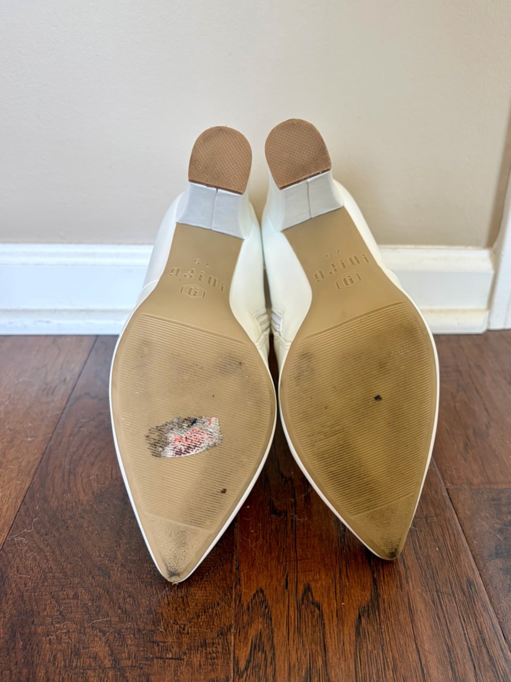 White Block Heel Ankle Booties with Pointed Toe — Size 7.5 - Picture 7 of 8